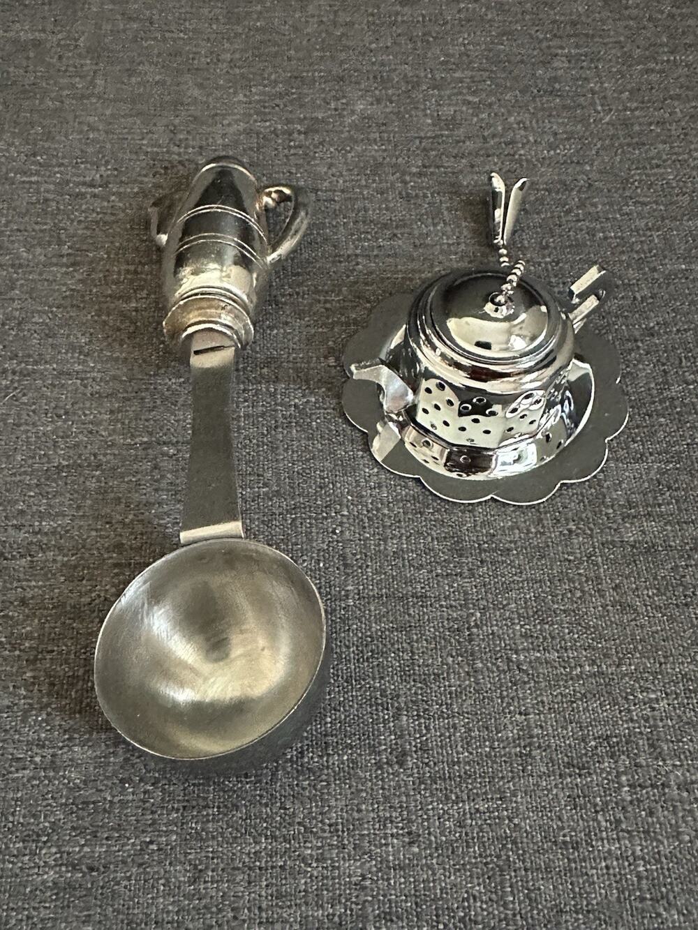 Boston Warehouse Tea Scoop Coffee Pot Handle + Mini Teapot Tea Infuser Strainer